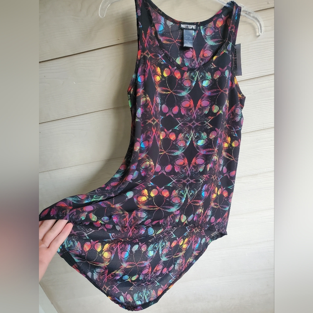 Hot Topic Trippy Graphic Multicolored Mirrored Skulls Shark-bite Hi-low Tank Top - Picture 5 of 8